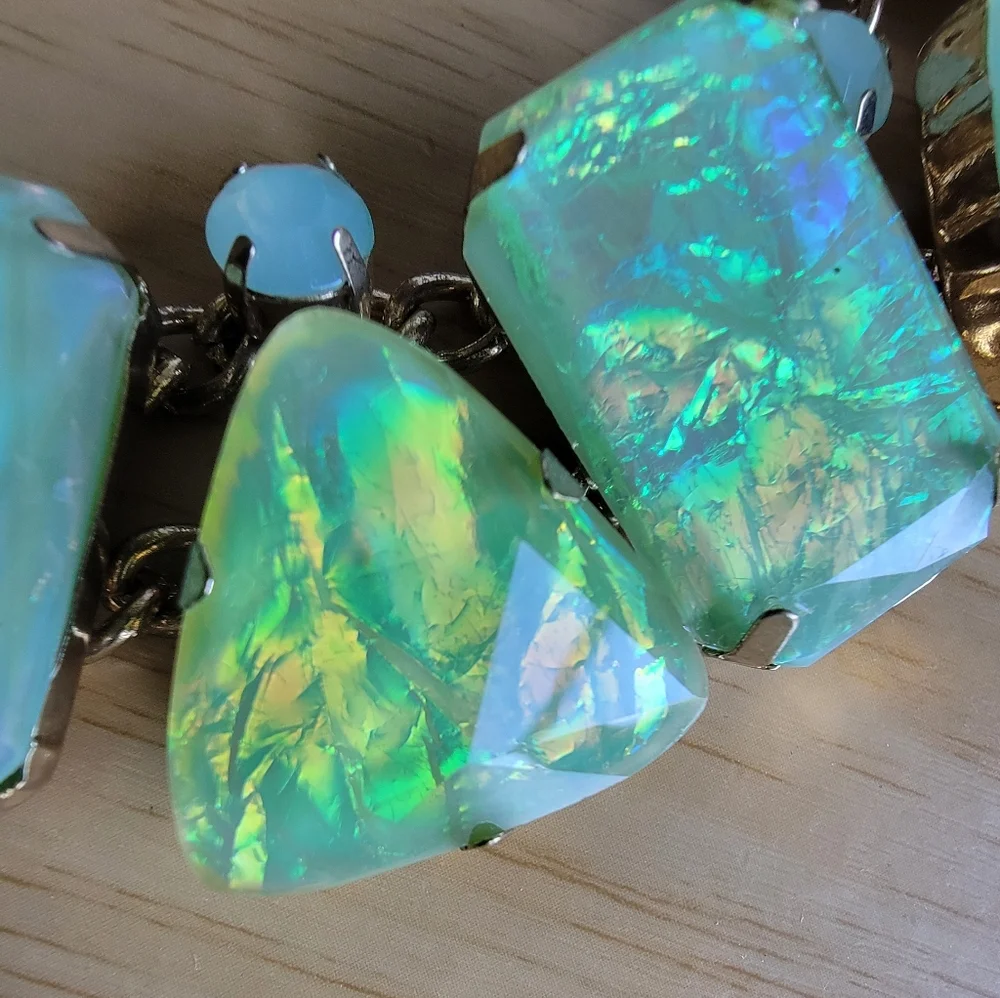 Foiled Iridescent Green & Gold Tone  Statement Necklace. - Picture 6 of 7